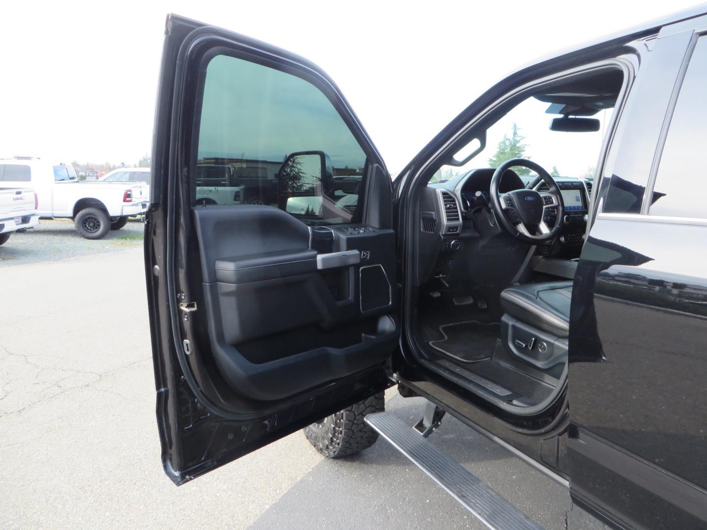 2021 BLACK /BLACK Ford F-350 SD Platinum Crew Cab Short Bed 4WD (1FT8W3BT4ME) with an 6.7L V8 OHV 16V DIESEL engine, located at 2630 Grass Valley Highway, Auburn, CA, 95603, (530) 508-5100, 38.937893, -121.095482 - Photo#17